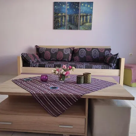 Apartment Mauve